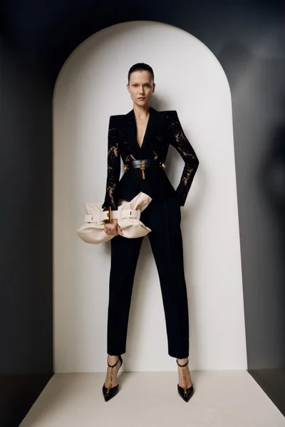 Look 18